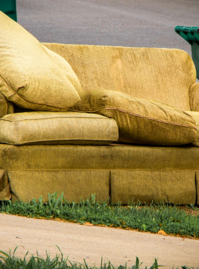 Couch Removal in Clackamas Oregon